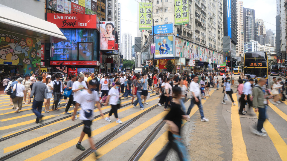 【名家指點(diǎn)】香港「搶人才」成績(jī)斐然 留住人才久久發(fā)功