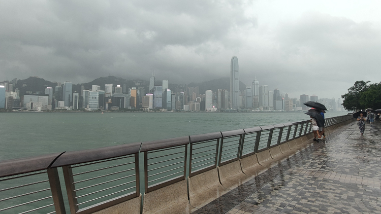 天文臺(tái)考慮15日下午3時(shí)至6時(shí)改發(fā)強(qiáng)烈季候風(fēng)信號(hào)