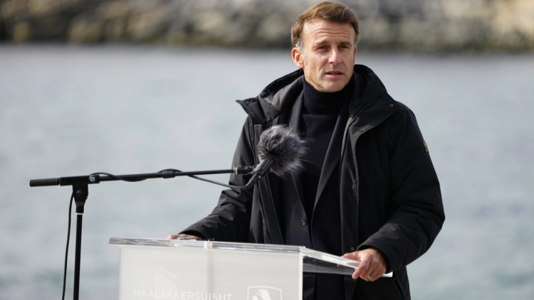 法國(guó)總統(tǒng)馬克龍?jiān)L問(wèn)格陵蘭島