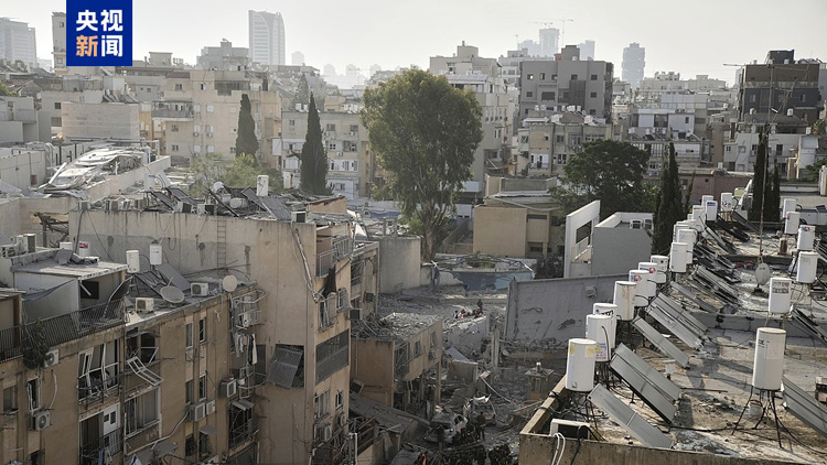 以方稱伊朗發(fā)動(dòng)11輪襲擊 包括370枚彈道導(dǎo)彈和上百架無人機(jī)