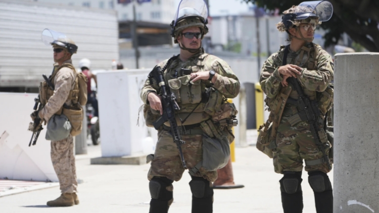 美國洛杉磯市長宣布解除宵禁