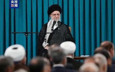 伊朗最高領(lǐng)袖哈梅內(nèi)伊稱必須強力打擊以色列 永不妥協(xié)