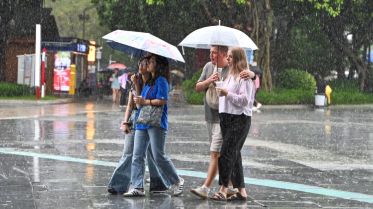 粵924個(gè)鎮(zhèn)街遭暴雨 預(yù)計(jì)今起降水減弱