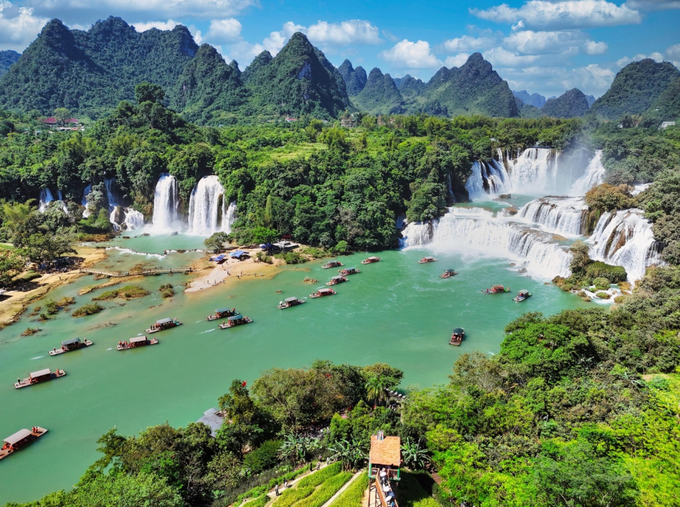 桂西南23家景區(qū)聯(lián)合發(fā)布暑期惠民政策 共推清涼邊關(guān)旅遊盛宴