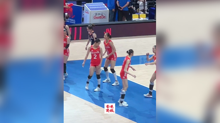 有片｜世界女排聯(lián)賽香港站中國VS捷克 姑娘們賽前熱身
