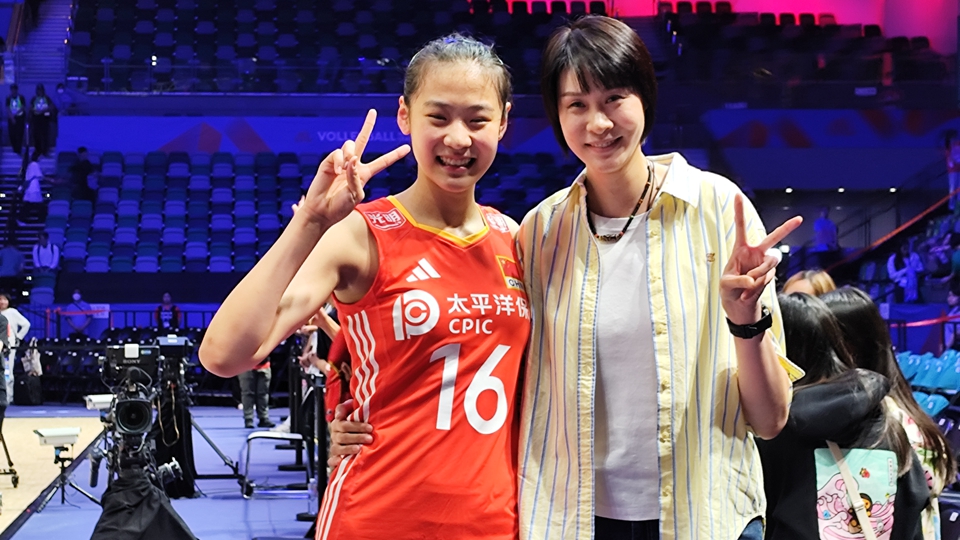 有片｜中國(guó)女排首戰(zhàn)告捷 趙蕊蕊：看得很興奮 要給年輕球員時(shí)間成長(zhǎng)