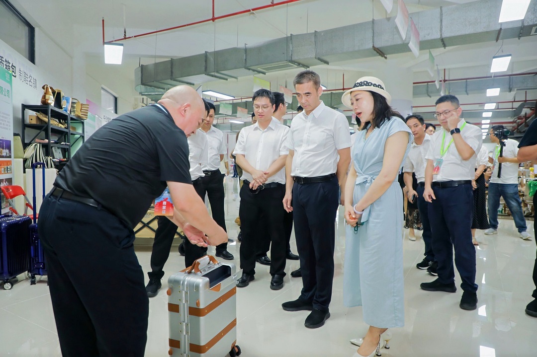 冰荔原產(chǎn)地開(kāi)啟荔枝嘉年華 全民樂(lè)享「荔枝+」盛宴