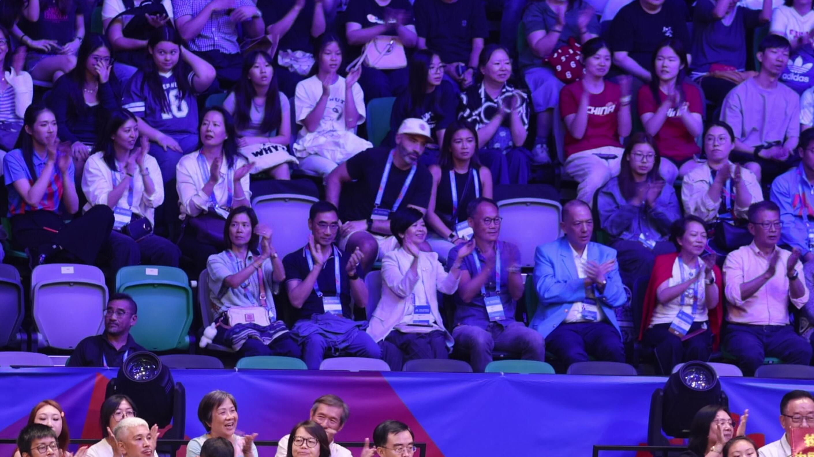 有片丨中國女排3:1贏日本 政府高官馬會主席親臨現(xiàn)場打氣