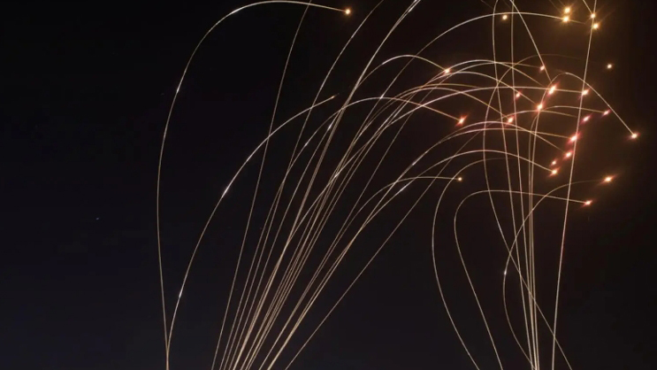 遭伊朗導(dǎo)彈密集攻擊後 以色列對伊朗進(jìn)行新一輪打擊