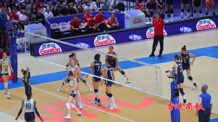 【圖集】世界女排聯(lián)賽香港站壓軸戲 中國女排力拼0:3負(fù)意大利