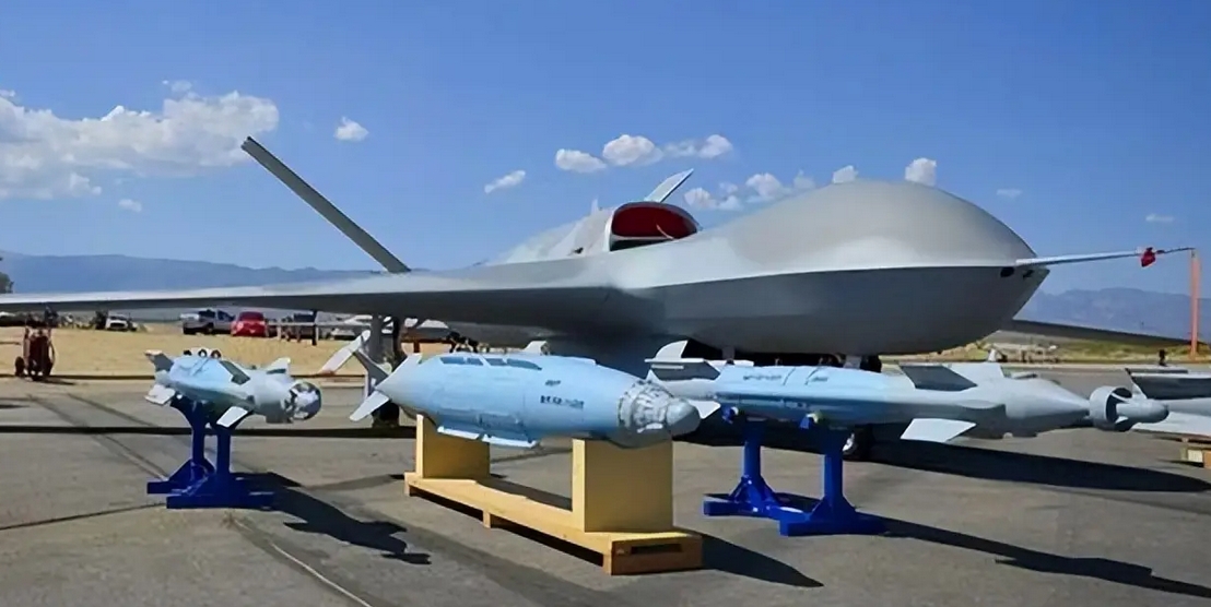 九三勝利日閱兵：既有傳統(tǒng)主戰(zhàn)力量展示，又有新域新質(zhì)力量參閱