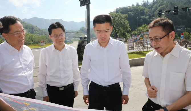 熊征宇：築牢防汛安全網(wǎng) 抓實(shí)重點(diǎn)項(xiàng)目建設(shè)