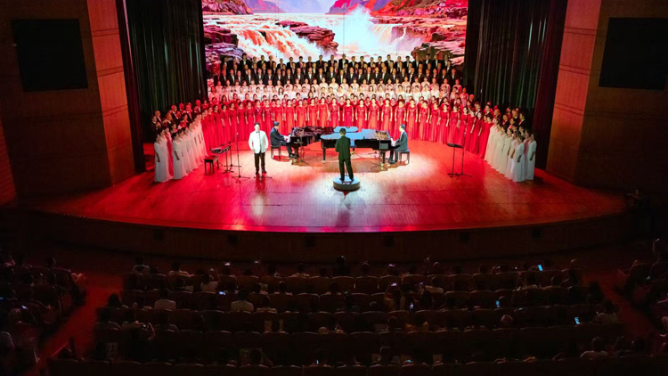 300人共唱《黃河》！深圳寶安2025「開(kāi)演——文藝四季SHOW」正式啟幕