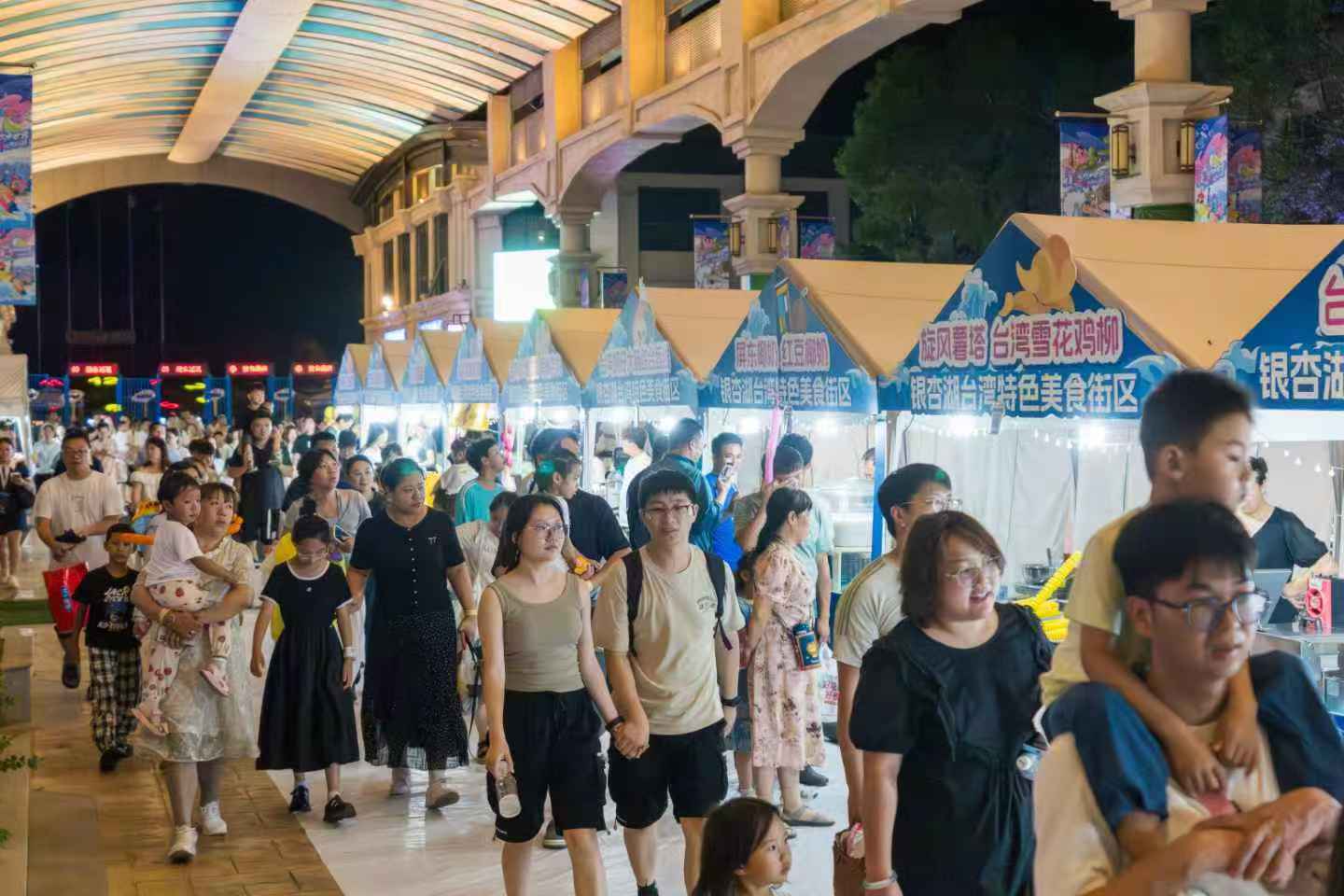 臺(tái)味夜市亮相南京 臺(tái)青創(chuàng)業(yè)注入新創(chuàng)意