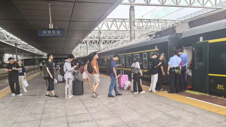 深圳人明起可坐火車直達(dá)三亞