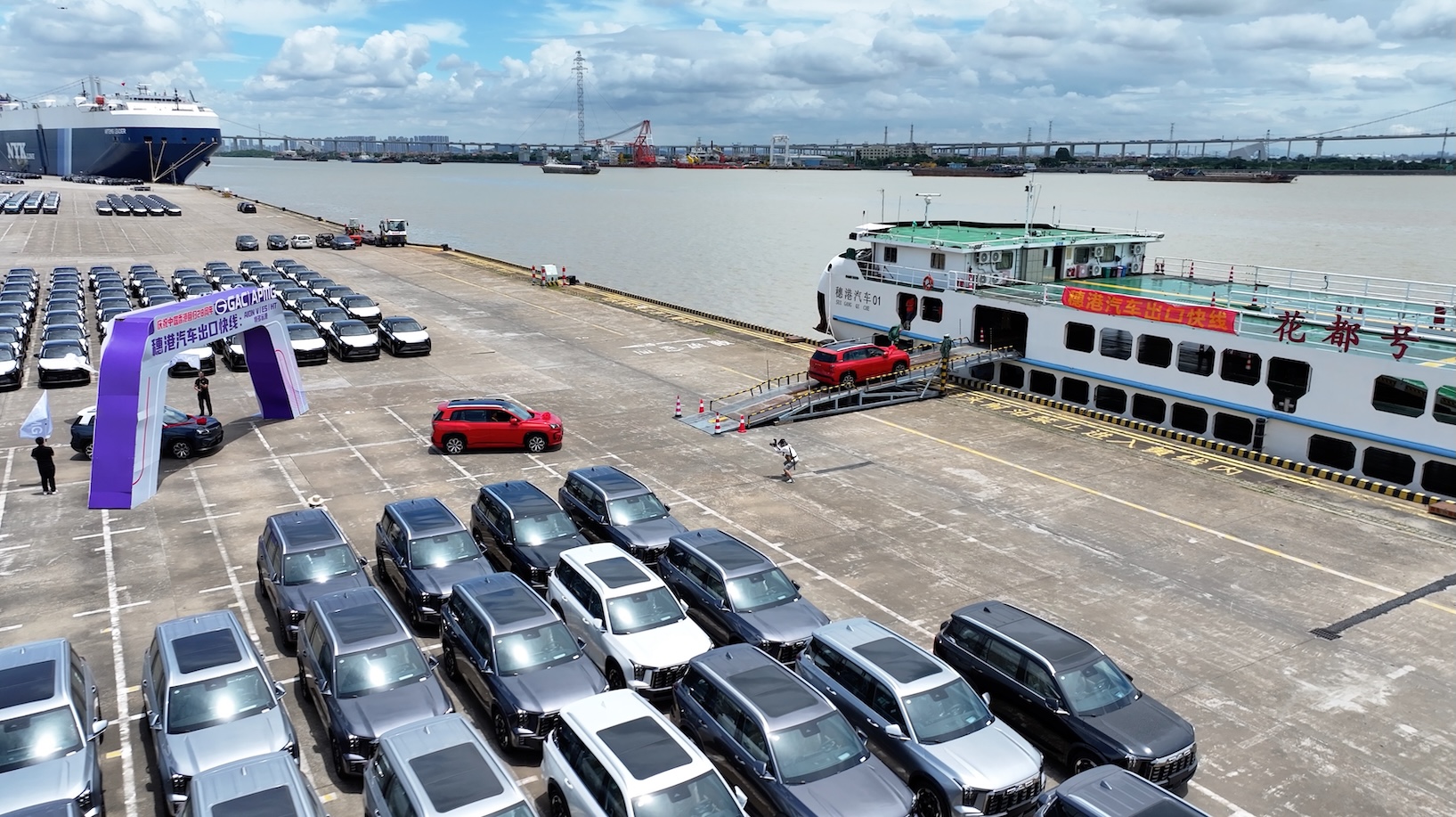 粵港澳大灣區(qū)「穗港汽車出口快線」在廣州開通