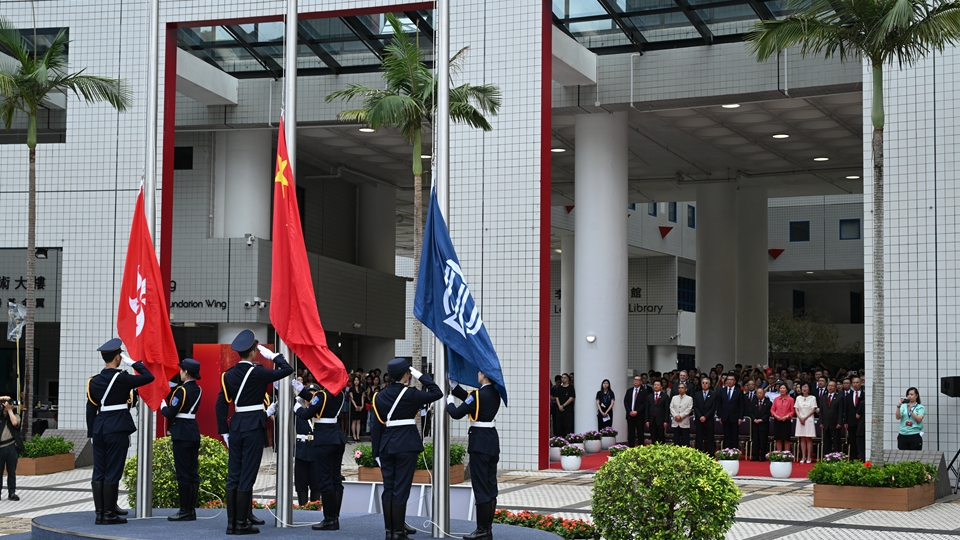 香港回歸28周年｜科大舉行升旗儀式 首支學生國旗護衛(wèi)隊亮相