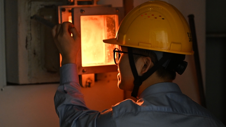 中國焚燒廠高價搶垃圾，垃圾處理行業(yè)因何劇變？