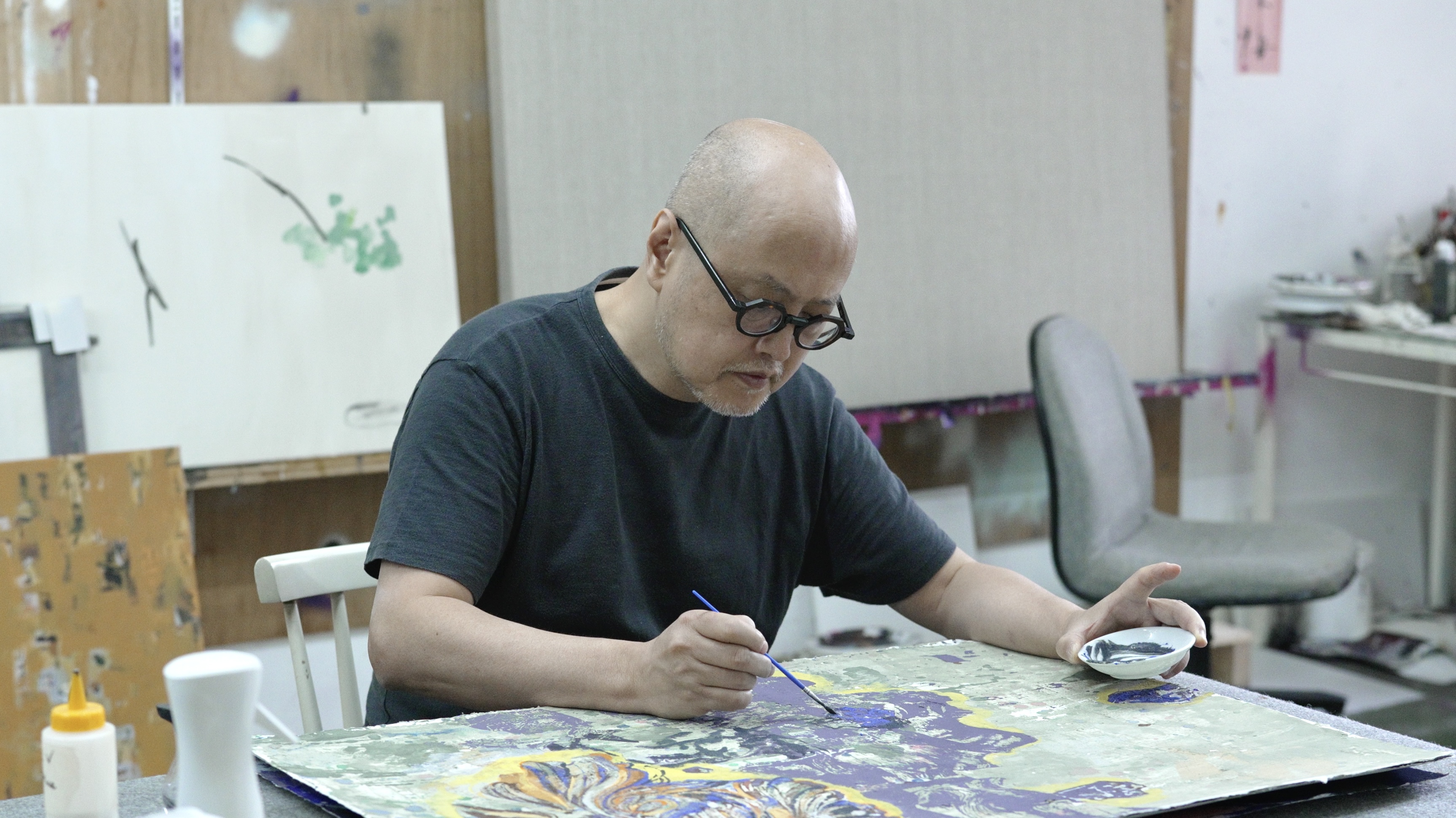 有片｜【幕後/燈起】專訪藝術(shù)家陳育強(qiáng) 帶你逃離現(xiàn)實(shí)