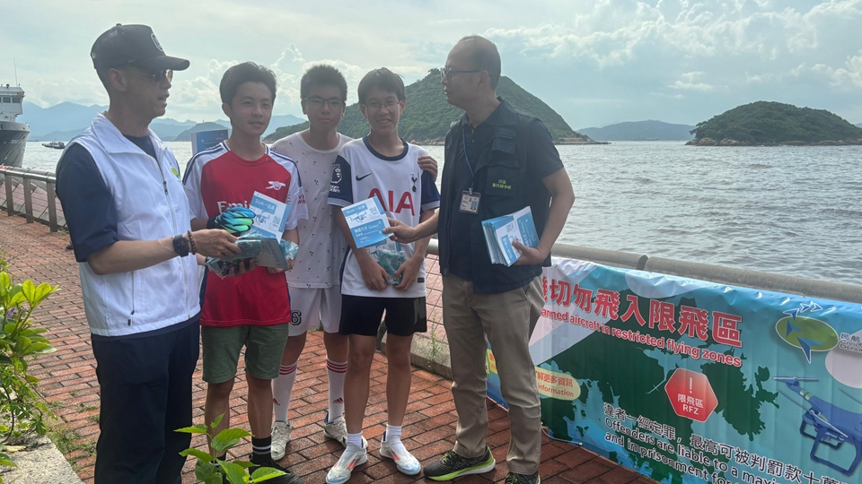 山東艦航母編隊訪港 警籲切勿於限飛區(qū)放飛無人機