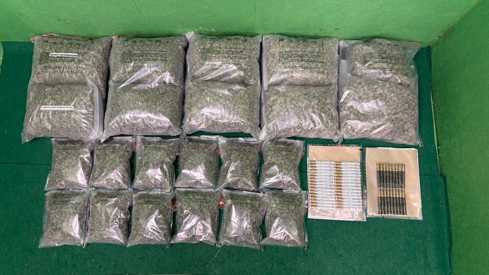 海關(guān)機(jī)場檢值240萬元毒品 拘捕曼谷抵港38歲男旅客