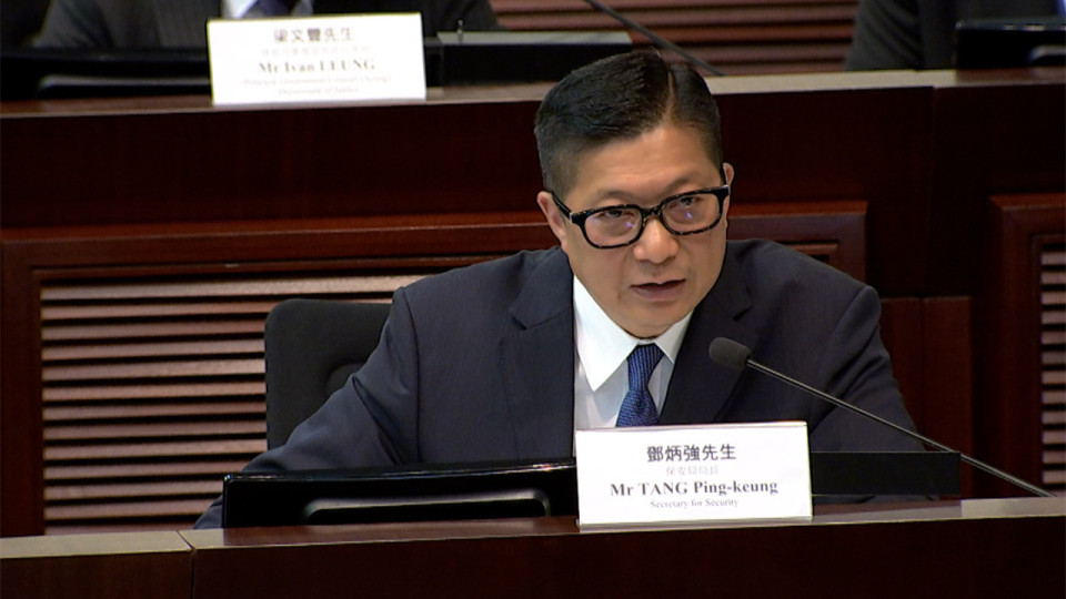 鄧炳強(qiáng)：新皇崗口岸明年啟用採(cǎi)「合作查驗(yàn)」模式 過(guò)關(guān)時(shí)間縮短至5分鐘