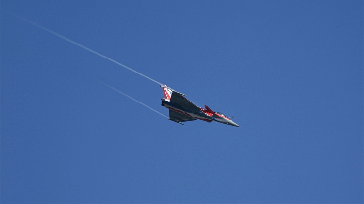 法情報(bào)部門稱中方貶低「陣風(fēng)」戰(zhàn)機(jī) 國防部：捕風(fēng)捉影、造謠抹黑