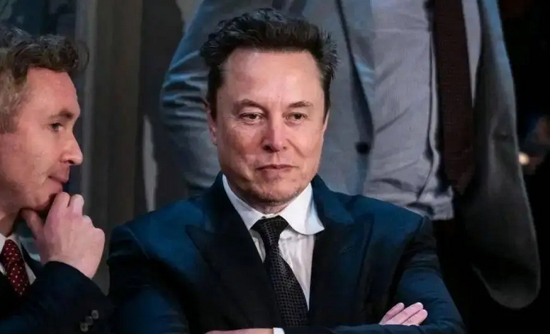 國(guó)際觀察丨「億萬(wàn)富翁們的權(quán)力遊戲」——起底「美國(guó)黨」背後的美國(guó)政治困局 