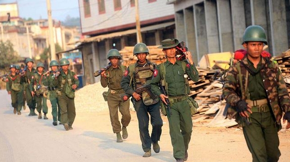 印度官員：緬甸爆發(fā)激烈戰(zhàn)鬥，大量民眾逃往印度