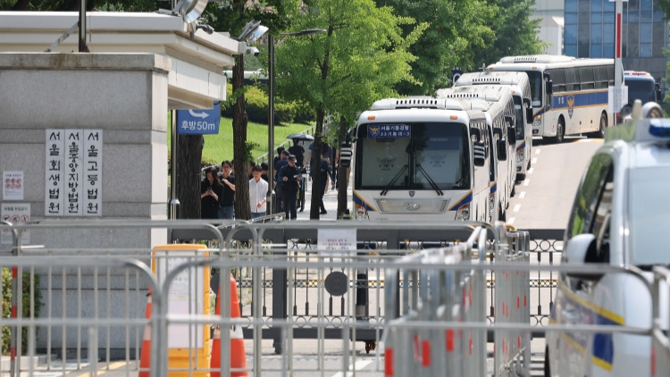 韓國(guó)前總統(tǒng)尹錫悅抵達(dá)法院 出席拘留令必要性審查