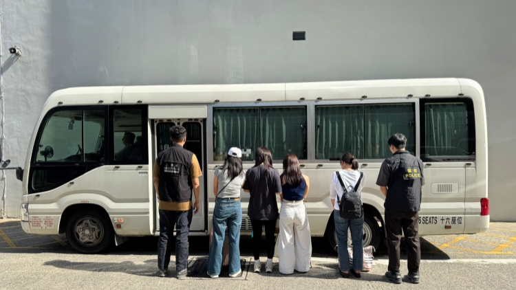 警方新界北及荃灣掃黃 拘捕20名內(nèi)地女子