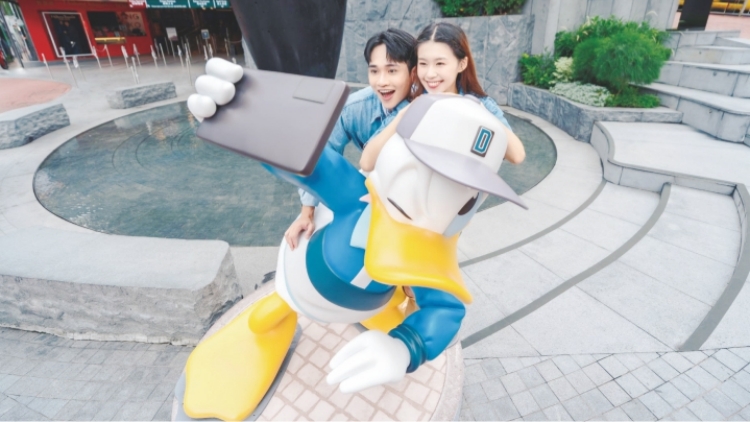 全港首個(gè)迪士尼「Mickey Keep It Real」主題活動(dòng) 登陸太平山頂