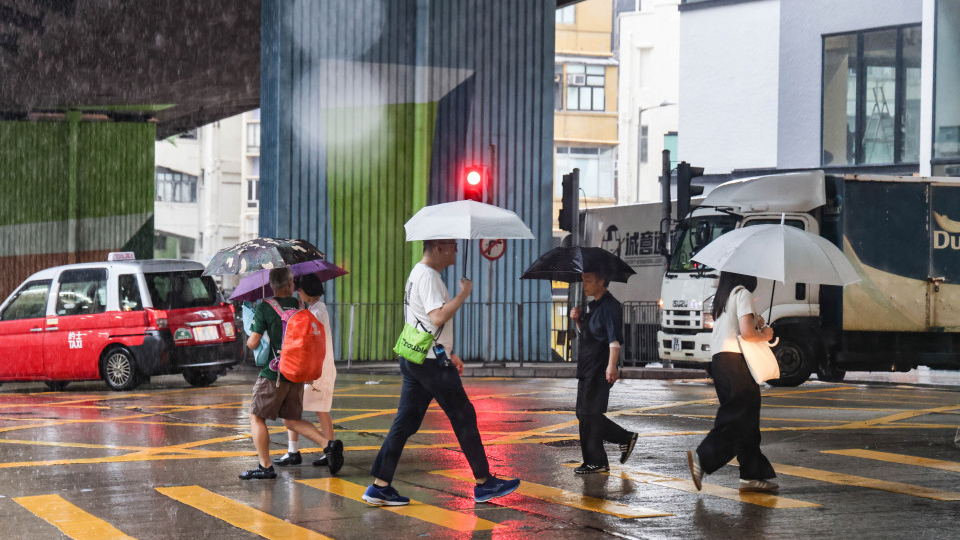 天文臺(tái)取消黃色暴雨警告 料明日仍有狂風(fēng)雷暴