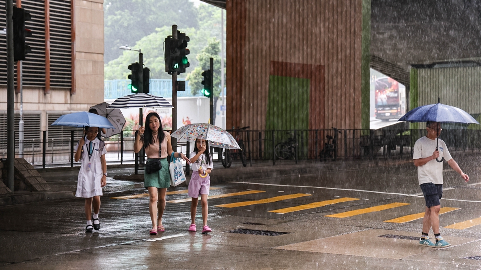 「丹娜絲」殘餘向西橫過珠江口 天文臺料今日有驟雨及狂風雷暴