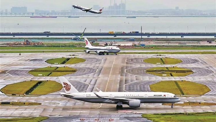 深圳機(jī)場(chǎng)上半年國(guó)際及地區(qū)客流量突破300萬(wàn)人次 創(chuàng)開(kāi)航以來(lái)新高