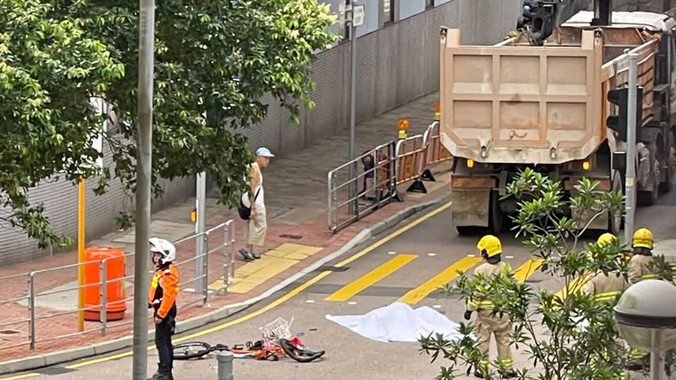 筲箕灣單車翁遭一輛重型貨車輾斃 司機(jī)涉危駕被捕