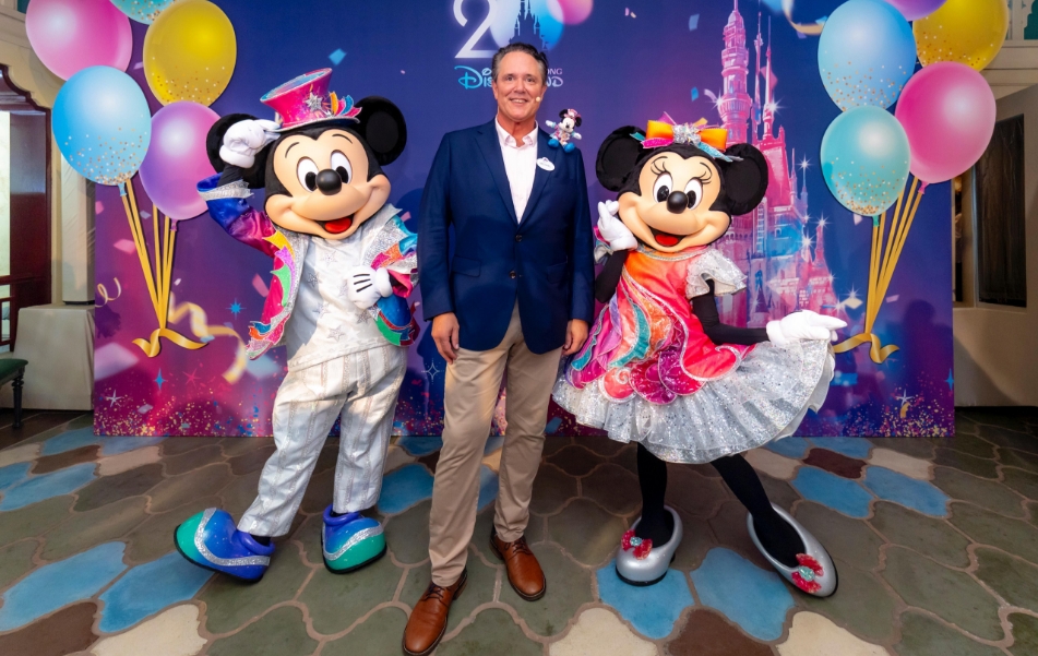 香港迪士尼20周年奇妙同樂(lè)派對(duì)  莫偉庭：社區(qū)門(mén)票捐贈(zèng)增至20萬(wàn)張，逾500間NGO申請(qǐng)