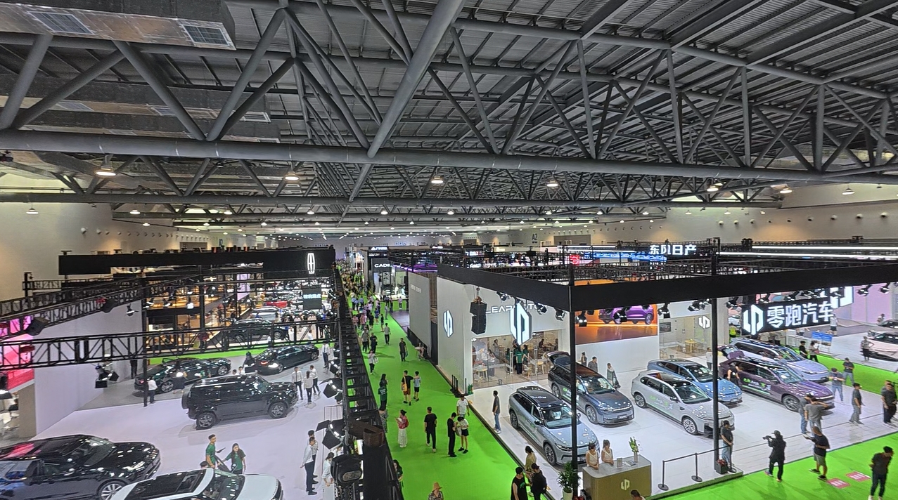 新質(zhì)領跑未來 長春汽博會融合傳統(tǒng)與科技 開啟汽車產(chǎn)業(yè)新紀元