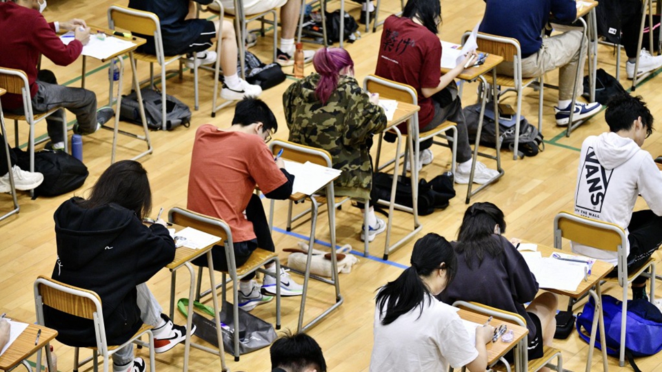 逾1.6萬(wàn)DSE考生考獲「332A33」 達(dá)八大入學(xué)門(mén)檻 誕生16名狀元