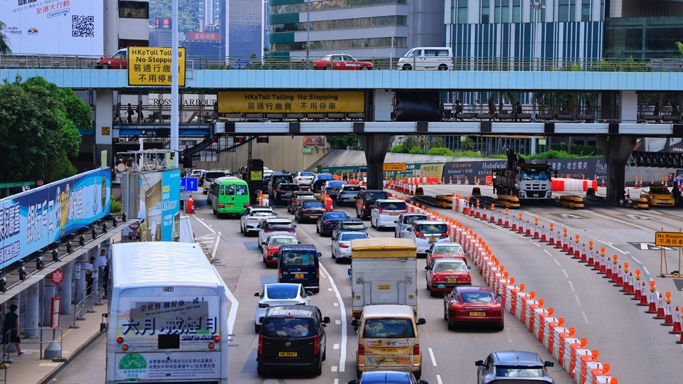 規(guī)管網(wǎng)約車立法建議出爐 平臺司機及車輛須領(lǐng)牌 司機車齡不超過7年牌照有效期5年