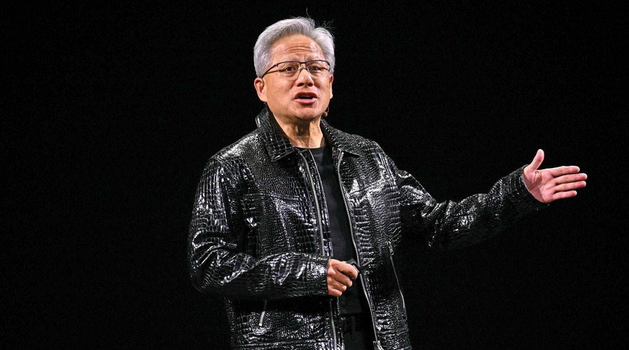 【港商觀察】「四兆男」旋風(fēng)颳進(jìn)北京城 黃仁勛在盤算什麼？