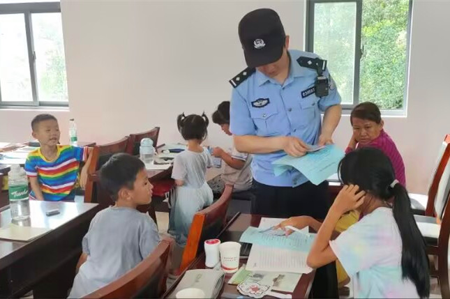 皖黟縣柯村鎮(zhèn)：掀起暑期全民反詐宣傳熱潮