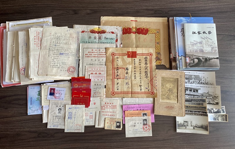 皖休寧縣：退休職工捐贈個人珍藏歷史檔案