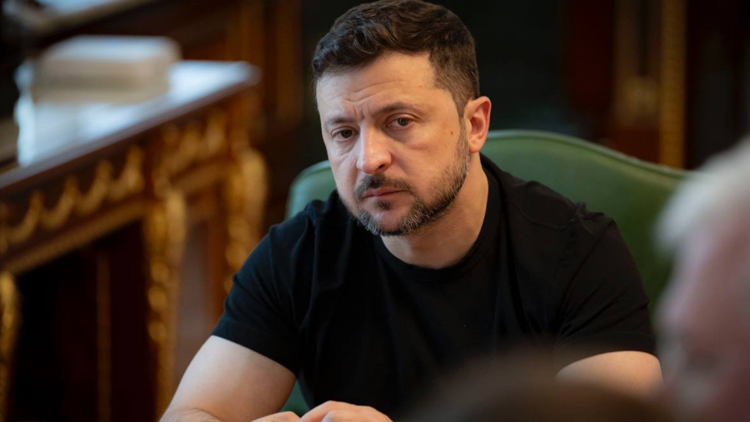 澤連斯基簽署烏克蘭退出《渥太華禁雷公約》文件