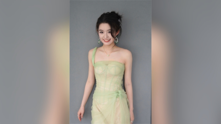 黃楊鈿甜缺席新劇宣傳視頻 此前曾陷「天價(jià)耳環(huán)」風(fēng)波