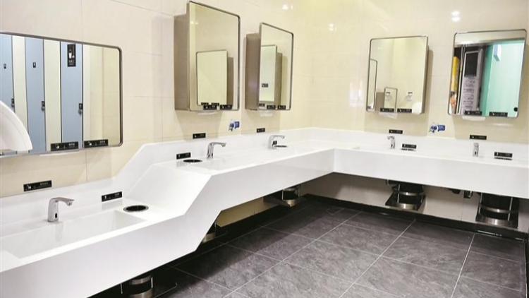 深圳首個(gè)地鐵廁所設(shè)計(jì)示範(fàn)項(xiàng)目落地 男女廁位比例提升至1：1.63