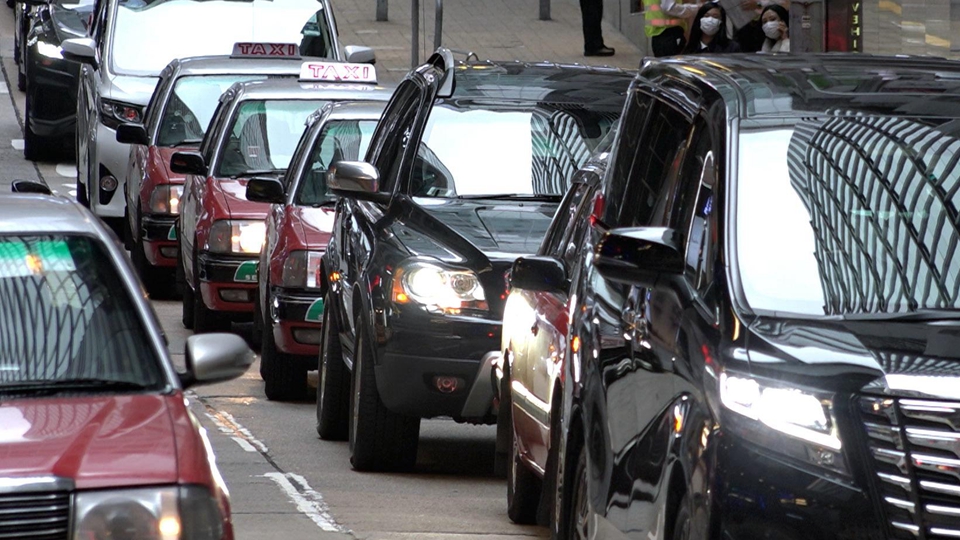 【熱門話題】網(wǎng)約車的士並存 優(yōu)質(zhì)服務(wù)利民