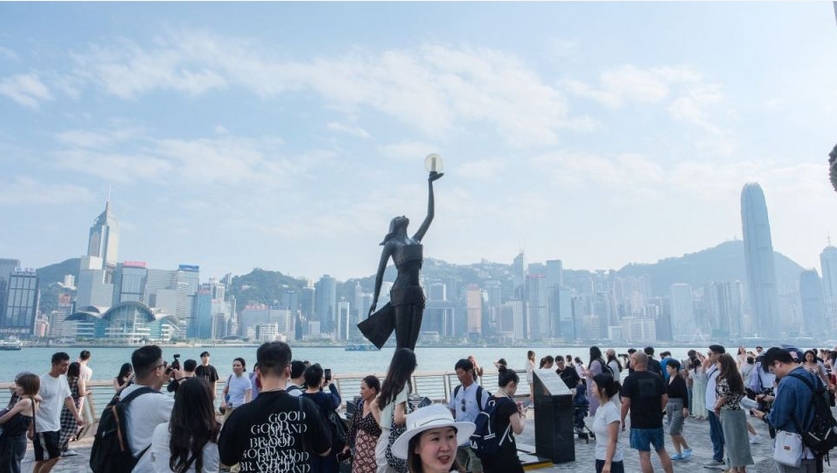 渣打料今年港經(jīng)濟(jì)增長(zhǎng)2.2% 港匯續(xù)弱 樓價(jià)未有反彈條件