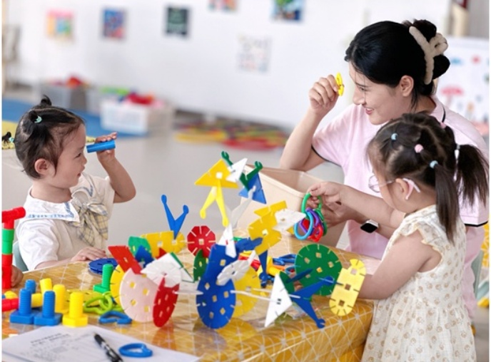 合肥廬陽區(qū)產(chǎn)業(yè)園裡辦起暑期託管班  創(chuàng)新服務(wù)暖人心