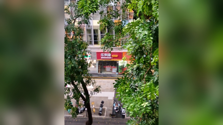 深圳市出現(xiàn)強降水